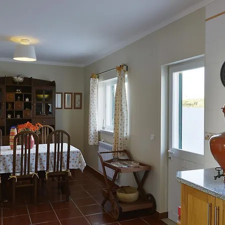 Flh Oeste Summer House With Terrace Hébergement de vacances